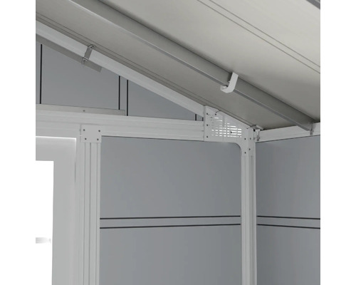 Gedetailleerde weergave van het interieur van een tuinhuis met metalen frame en plafondconstructie.