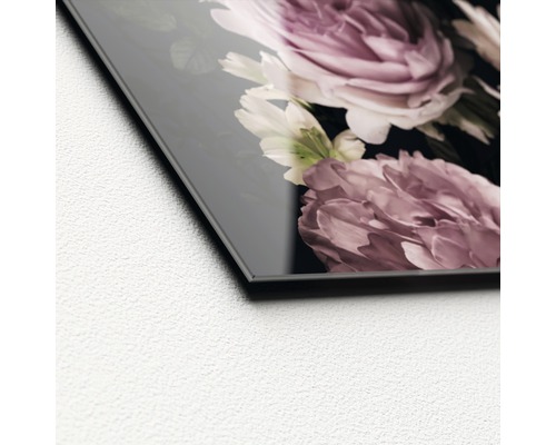 Close-up van een glazen foto met bloemmotief