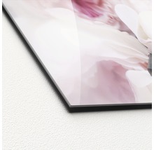 Detailweergave van een acrylglasplaat met bloemmotief