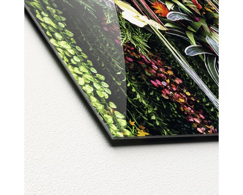 Close-up van een acrylglasplaat met bloemenprint