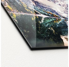 Detailweergave van een glazen foto met een bergmeermotief