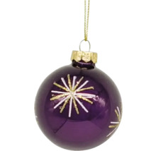 Paarse kerstbal met sterpatroon om op te hangen