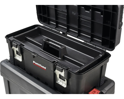 Geopende gereedschapskist met uitneembare draagbak