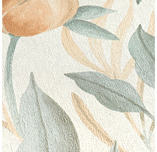 Close-up van een gestructureerd behang met bloem- en bladmotieven