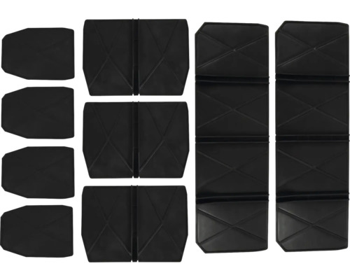 Meerdere zwarte opvouwbare matten voor buitengebruik
