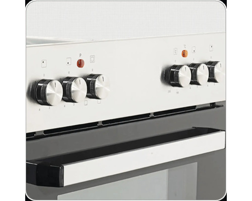 Close-up van een oven met draaiknoppen en handgreep