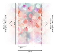 Behang met bloemmotief en maatvoering