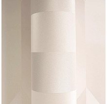 Close-up van een gestructureerd behang met streepmotief