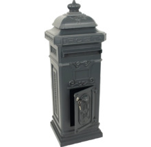 Brievenbus met slot en kroon