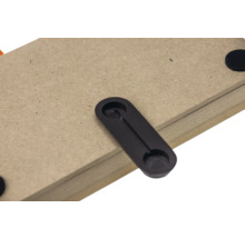 Houten plank met beugel voor bevestiging