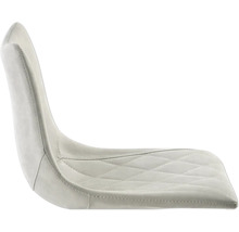 Detailaanzicht van een stoel met een gewatteerde bekleding