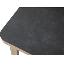 Detailopname van een tafelblad met afgeronde hoek