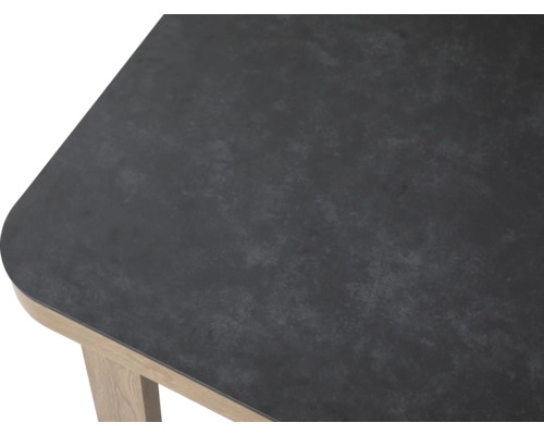 Detailopname van een tafelblad met afgeronde hoek