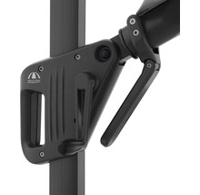 Detailopname van het Doppler logo en de slinger van een parasol