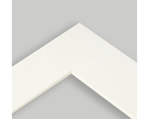 Detailopname van een wit fotolijstprofiel