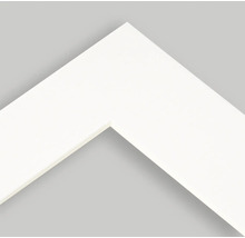 Detailopname van een wit fotolijstprofiel