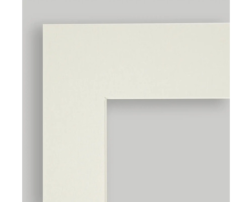 Detailopname van een wit fotolijstprofiel.