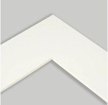 Detailopname van een wit fotolijstprofiel