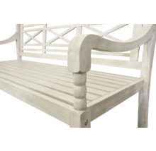 Detailopname van een houten tuinbank