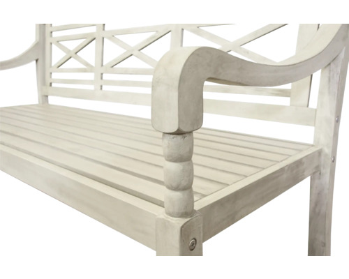 Detailopname van een houten tuinbank