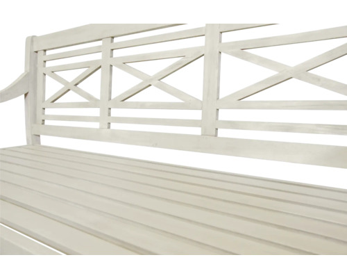 Detailopname van een houten tuinbank met rugleuning