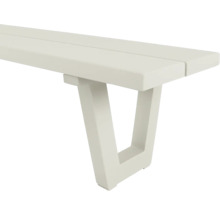 Detailopname van een tuinbank van kunststof