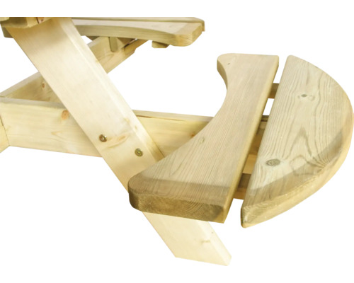 Detail van een houten tuintafel