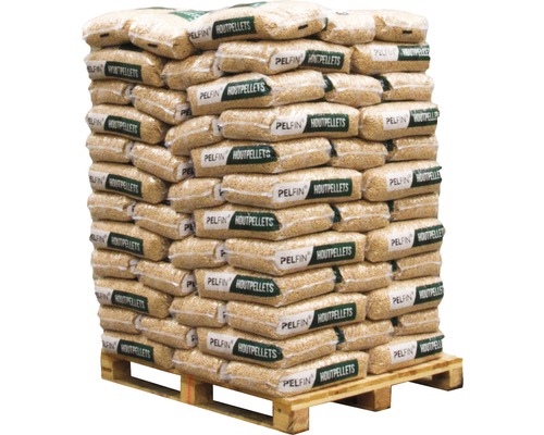 Pallet met zakken vol houtpellets