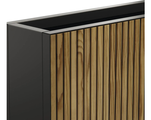 Bloembak met houten bekleding