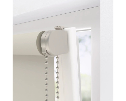 Detailweergave van een rolgordijn met kettingbediening voor raamdecoratie