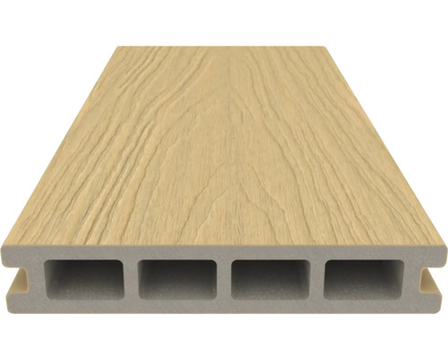 Terrasplank van kunststof met houtstructuur en holle kamers