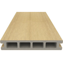 Terrasplank van houtcomposiet met holkamerprofiel