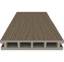 Terrasplank van composietmateriaal met houtstructuur en holle kamers