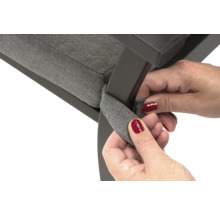 Detailweergave van een stoel met bevestigingsband