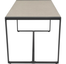 Rechthoekige tuintafel met een tafelblad en een metalen frame