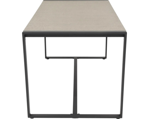 Rechthoekige tuintafel met een tafelblad en een metalen frame