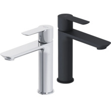 Twee wastafelkranen van Laufen, één in chroom en één in zwart