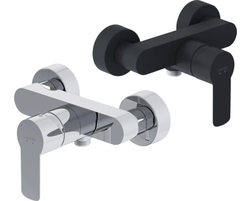 Twee armaturen voor de douche in zwart en chroom