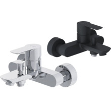 Twee badkamerkranen: één in chroomlook, de andere in zwart