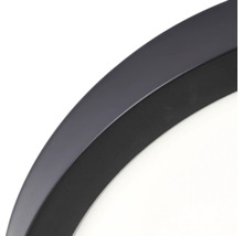 Detailopname van een ronde plafondlamp