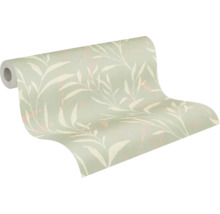 Een rol behang met bladerenmotief