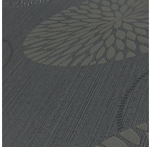 Close-up van een gestructureerd behang met bloemmotief