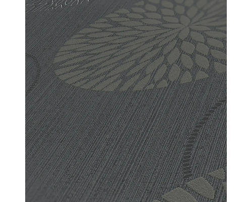 Close-up van een gestructureerd behang met bloemmotief