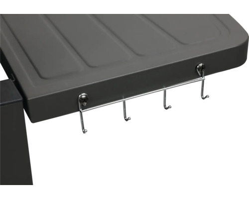 Detailopname van een grillstation met haaklijst