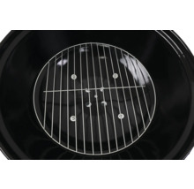 Barbecue met bolvorm en grillrooster