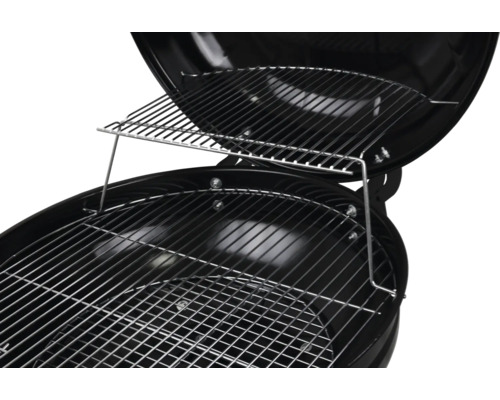 Barbecue met bolvorm en grillrooster