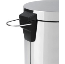 Detailweergave van een pedaalemmer met pedaal en metaaleffect