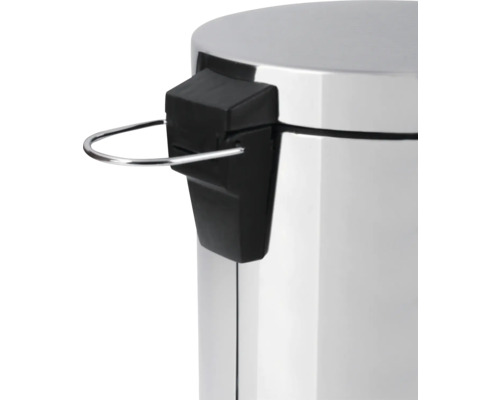 Detailweergave van een pedaalemmer met pedaal en metaaleffect