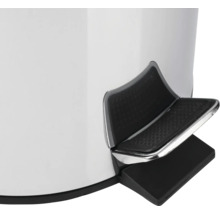 Detailopname van een pedaalemmer met voetpedaal