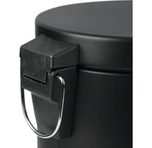 Detailweergave van een zwarte pedaalemmer met deksel en handgreep